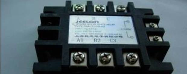 繼電器工作原理:繼電器